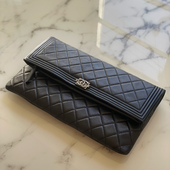 CHANEL fold over quilted clutch purse - Picture 6 of 11